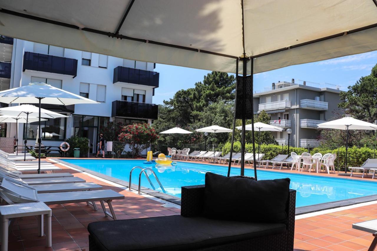 Hotel Eden Lignano Sabbiadoro Ngoại thất bức ảnh