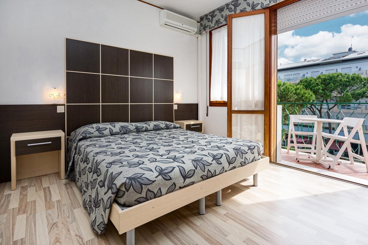Hotel Eden Lignano Sabbiadoro Ngoại thất bức ảnh