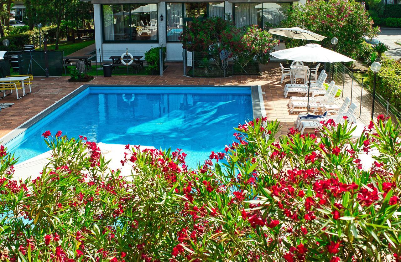Hotel Eden Lignano Sabbiadoro Ngoại thất bức ảnh