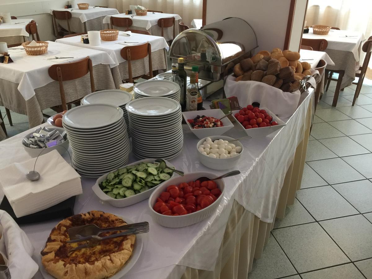 Hotel Eden Lignano Sabbiadoro Ngoại thất bức ảnh