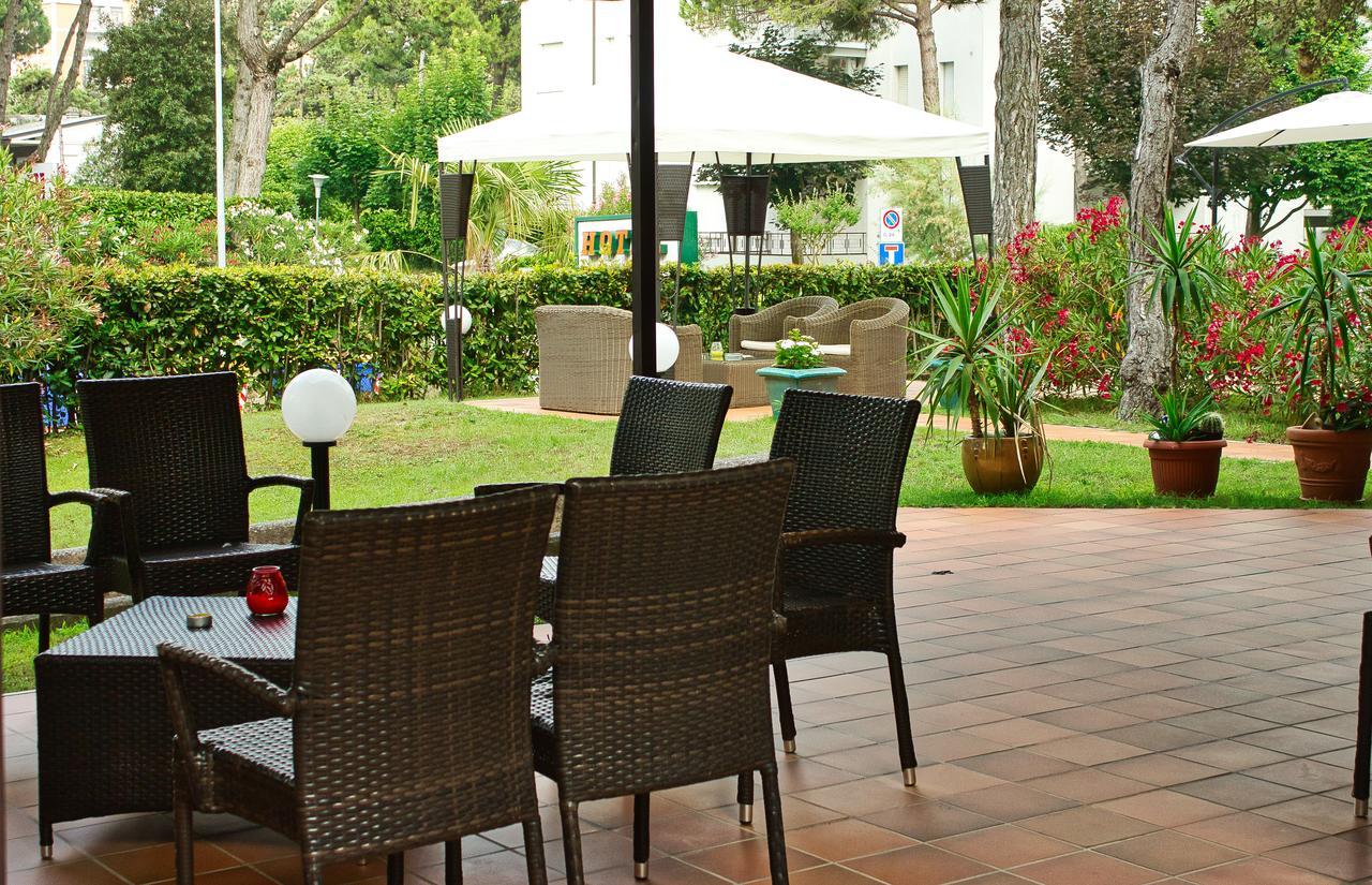 Hotel Eden Lignano Sabbiadoro Ngoại thất bức ảnh